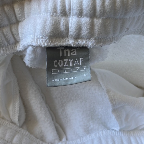 Aritzia Cozy AF trackpants, Size small - Picture 3 of 4